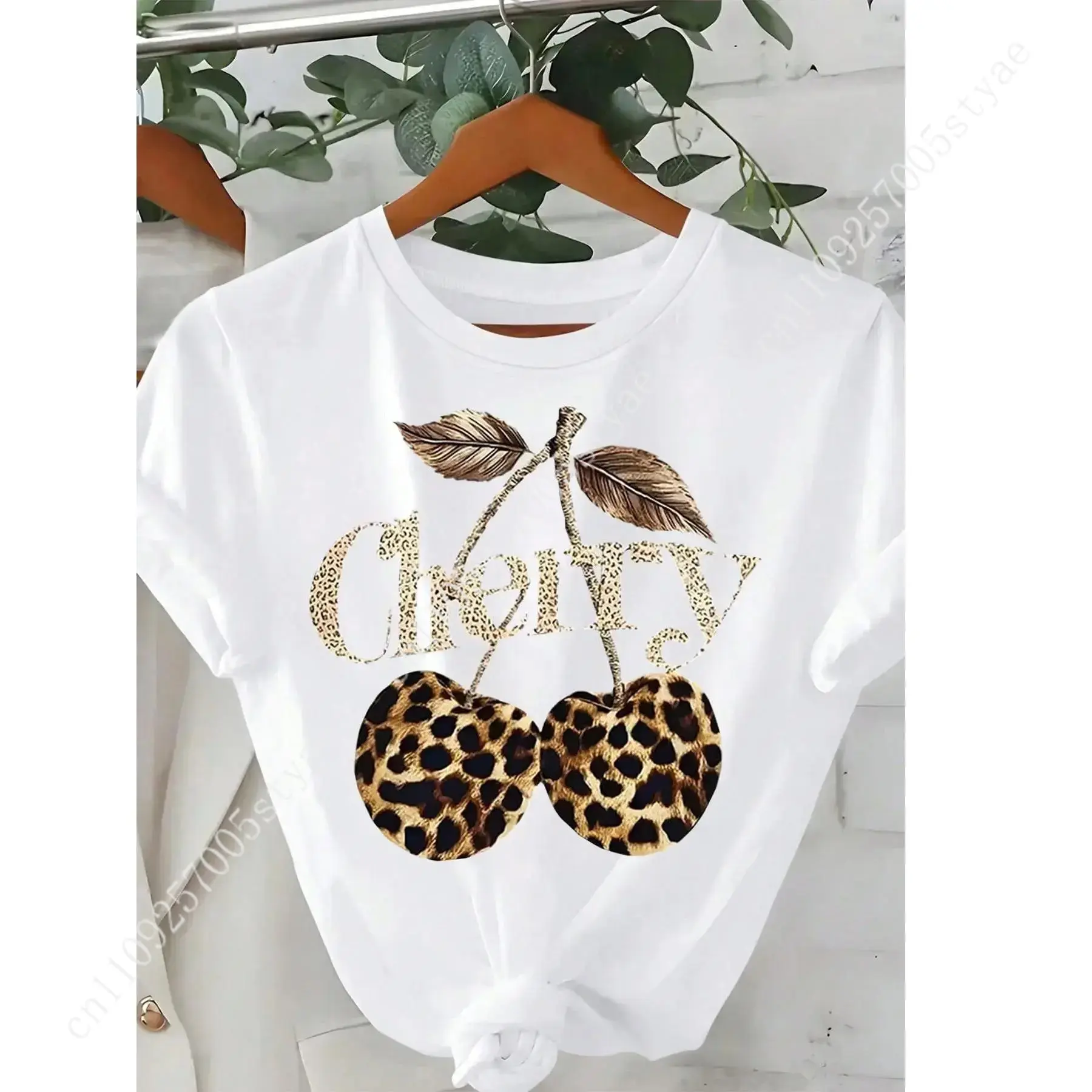 Tee Graphic Print - تي شيرت نسائي بطبعة الكرز والفهد